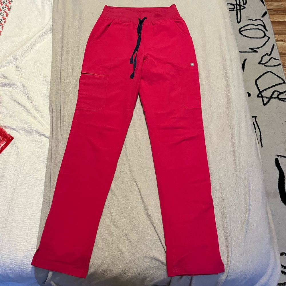 Figs - Fuschia high-waisted Yola skinny scrub pants